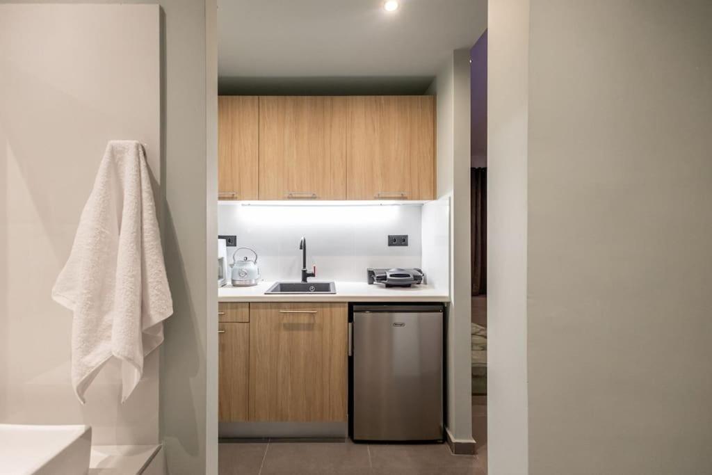 Smaragdi Luxury Jacuzzi Apartment Noho Premium Living Aten Exteriör bild