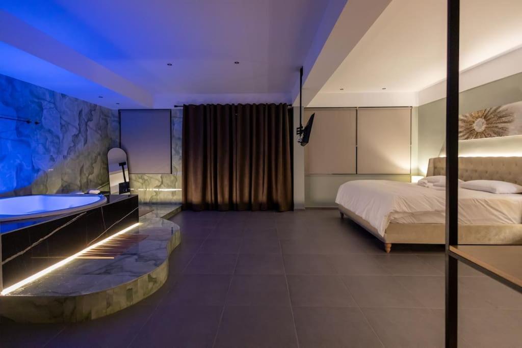 Smaragdi Luxury Jacuzzi Apartment Noho Premium Living Aten Exteriör bild