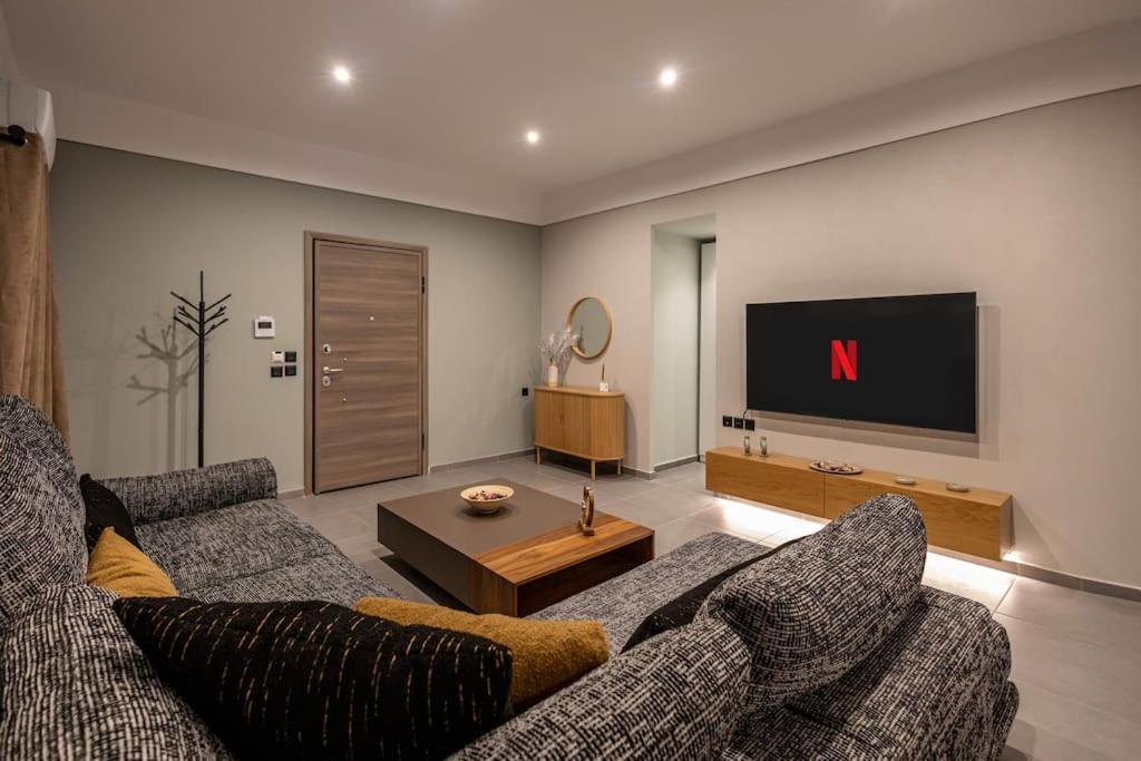 Smaragdi Luxury Jacuzzi Apartment Noho Premium Living Aten Exteriör bild