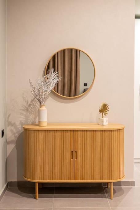 Smaragdi Luxury Jacuzzi Apartment Noho Premium Living Aten Exteriör bild